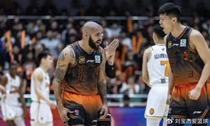 kaiyun-临沂再相逢：致盖利摩尔——穿过山东球衣，便值得一生掌声|山东队|吉林|持球|主力|篮板_新浪体育_新浪新闻