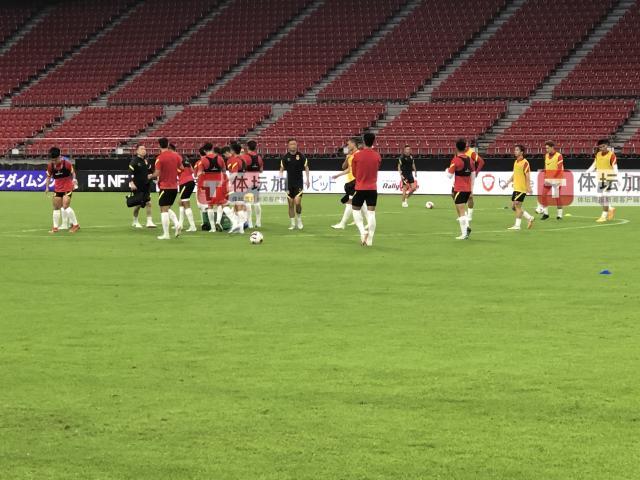 开云体育官网-国足最后一练50分钟:逼抢、对抗、分队全方位覆盖