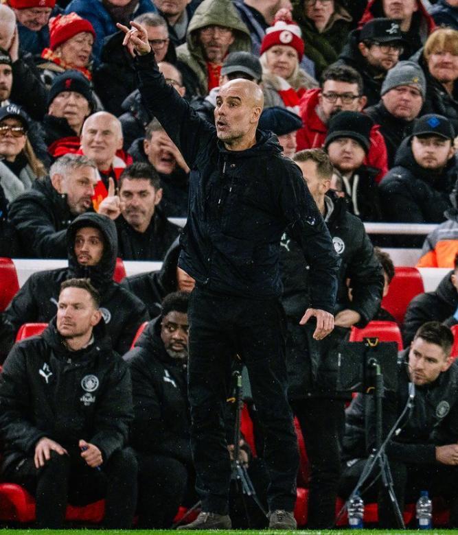 开云官网-瓜帅跌倒塔帅吃饱!哈兰德梦游0射正,曼城2-2森林冠军渐行渐远