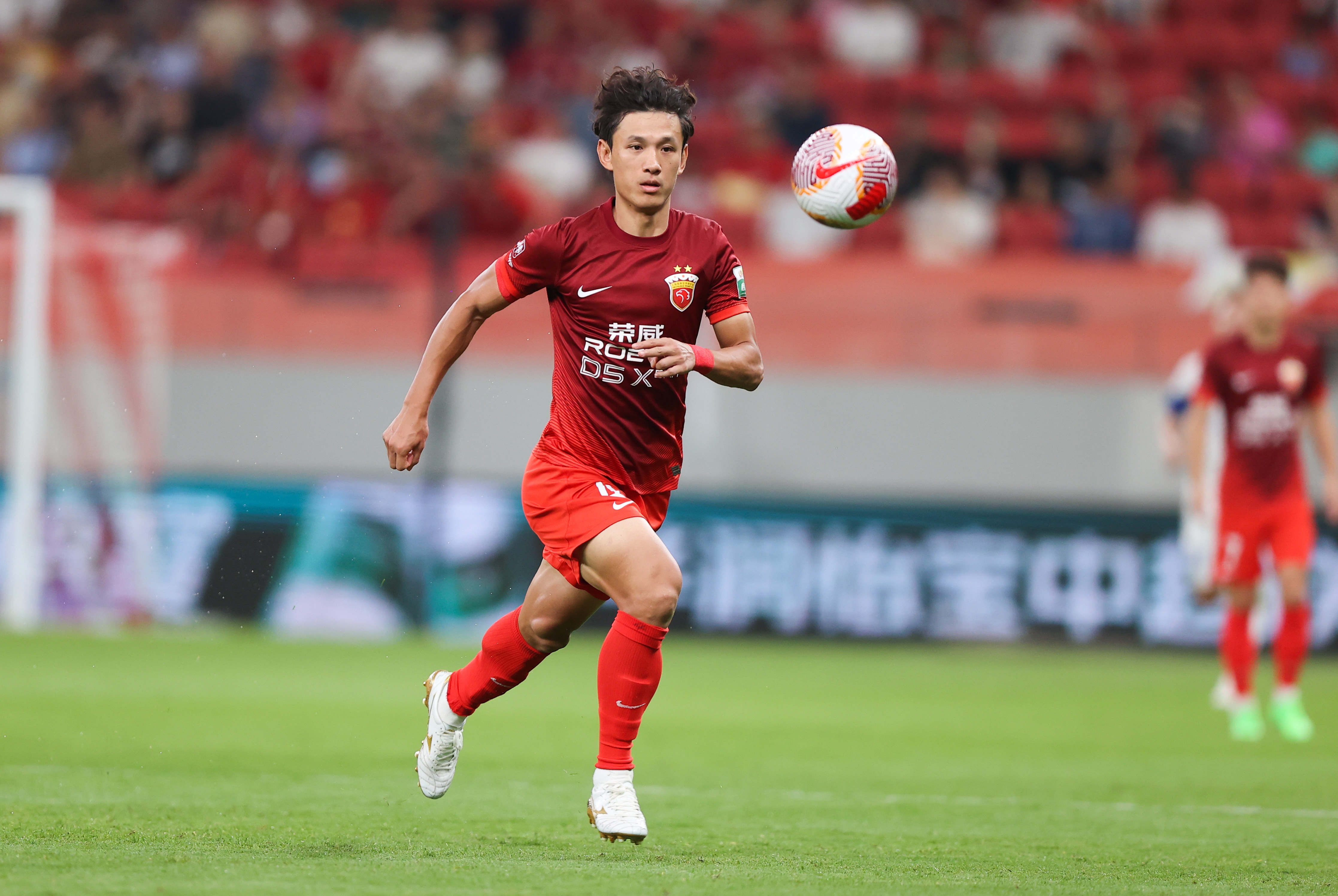 kaiyun-足球报:绝杀玉昆为海港注入信心,下轮德比是重回正轨的最佳契机